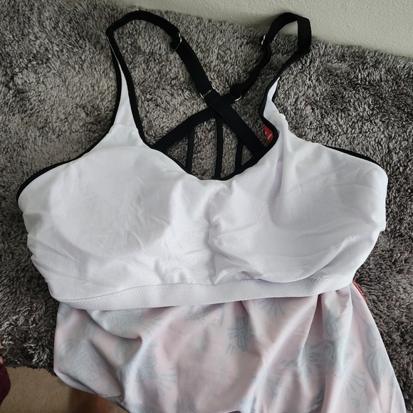 Younique womens swim top tankini swimsuit red wide X strap Medium - Picture 5 of 6